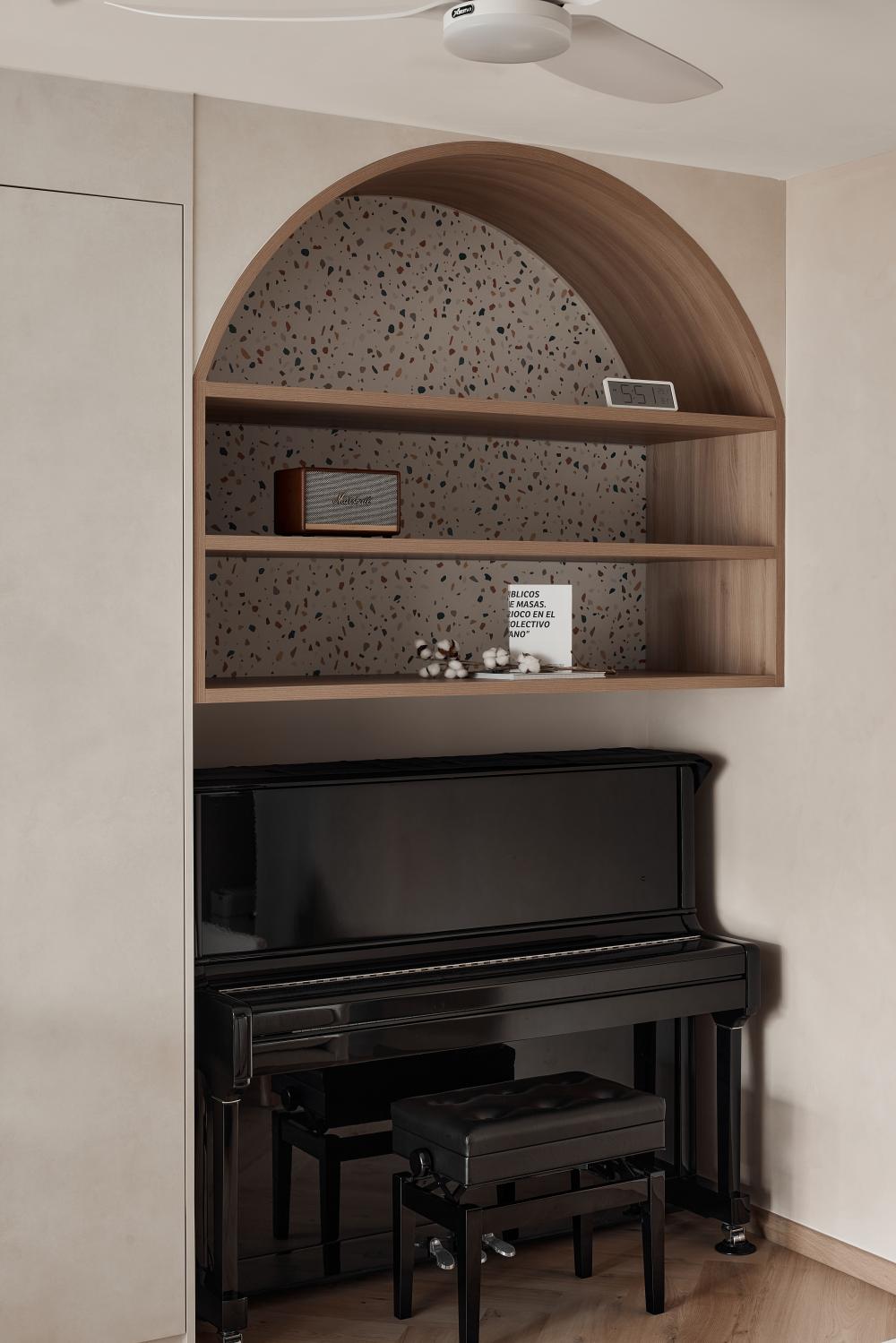 Modern Living Room with Bookshelf and Wood Flooring
