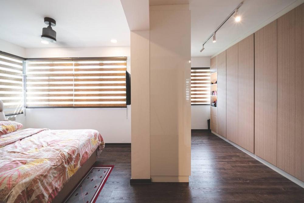 Modern Bedroom with Vinyl Flooring and Wardrobe