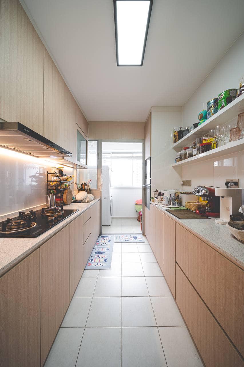 Modern Kitchen with Countertop and Open Kitchen