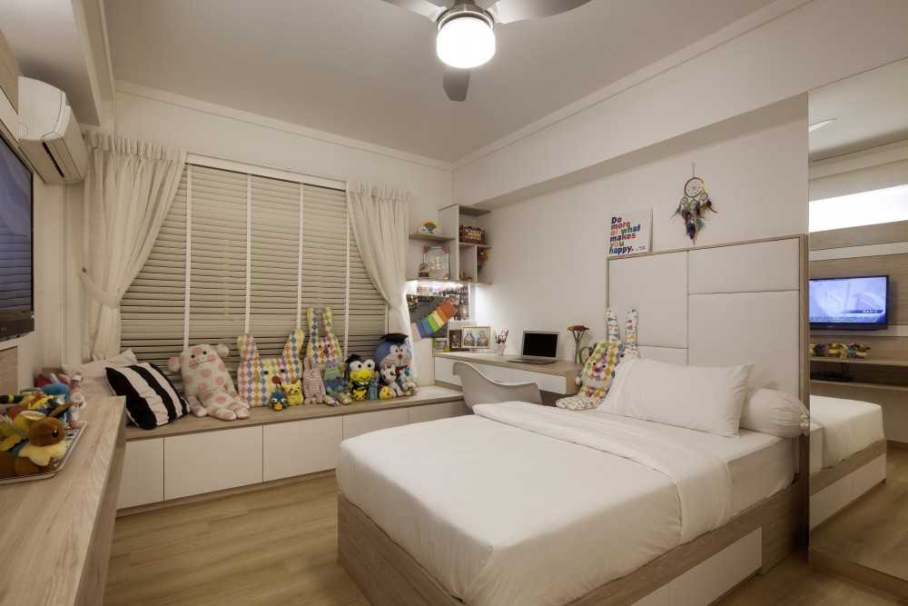 Scandinavian Bedroom with Vinyl Flooring and Bay Window
