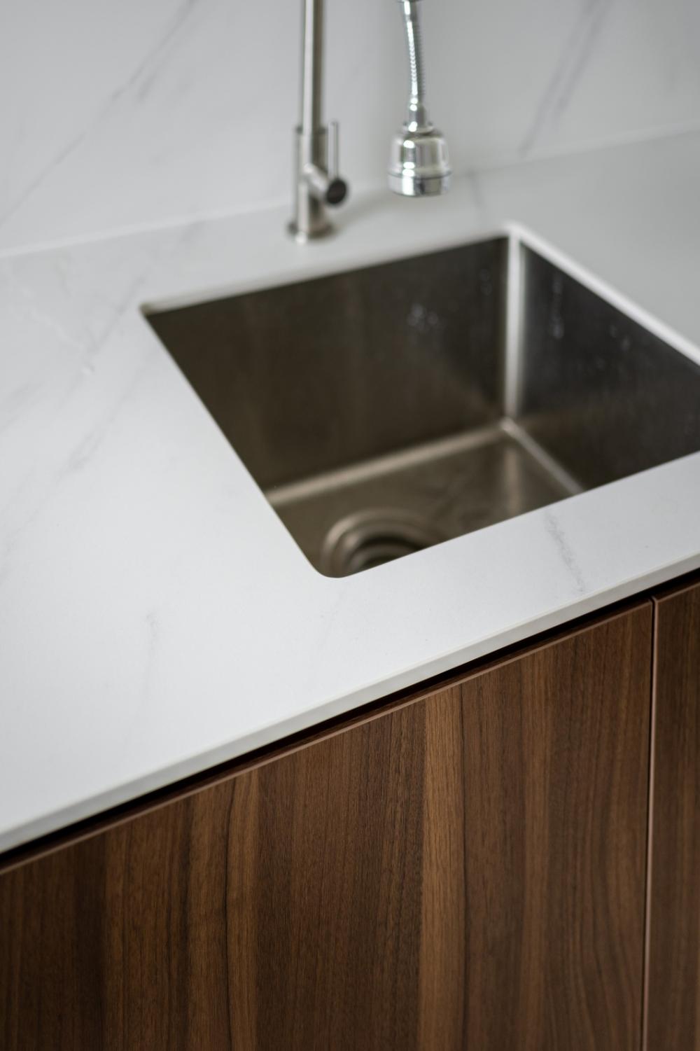 Modern Kitchen with Countertop and Kitchen Backsplash