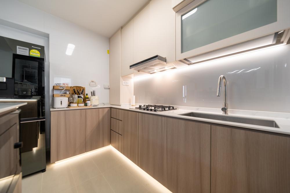Scandinavian Kitchen with Kitchen Island and Open Kitchen