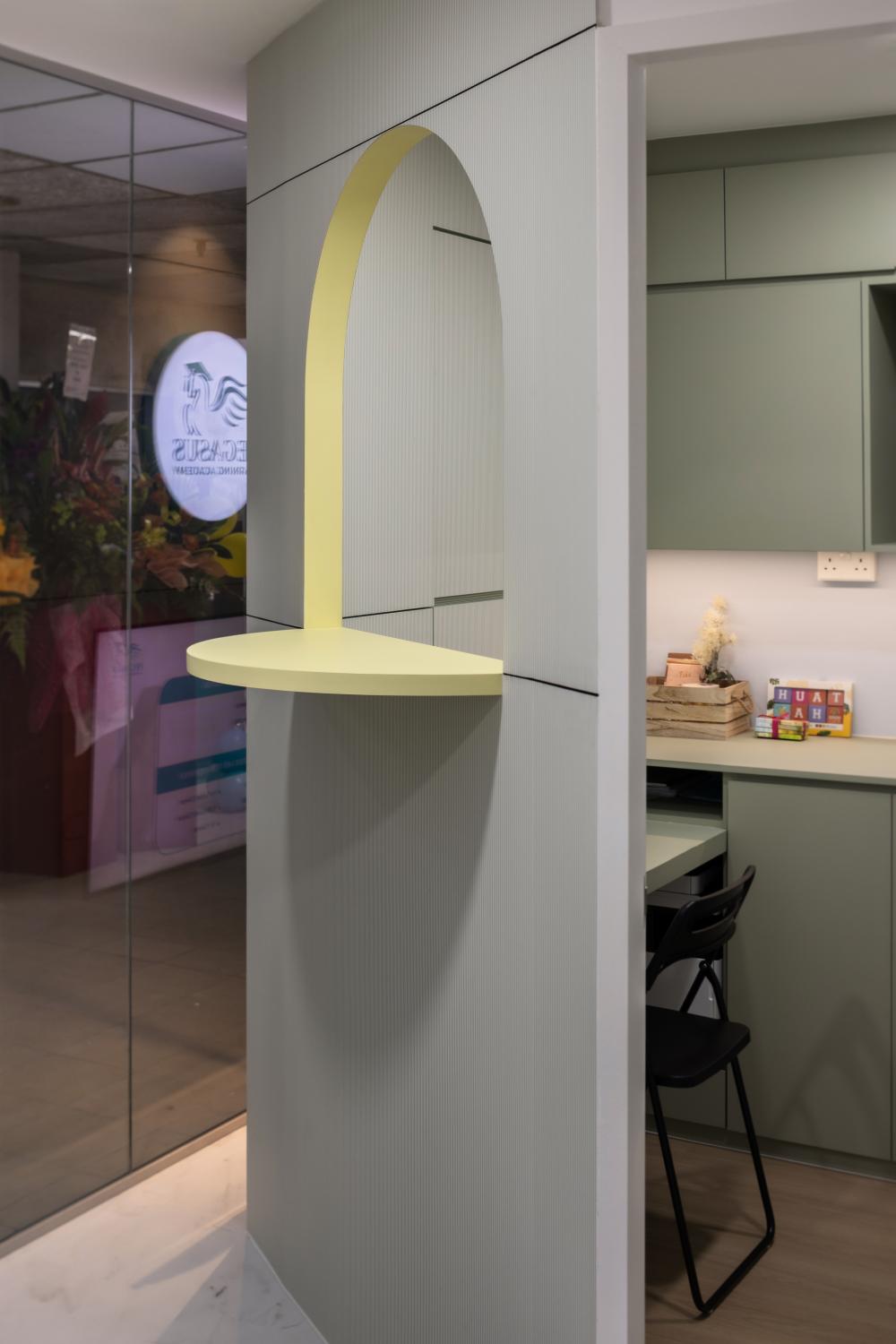 Modern Office with Bookshelf and Desk