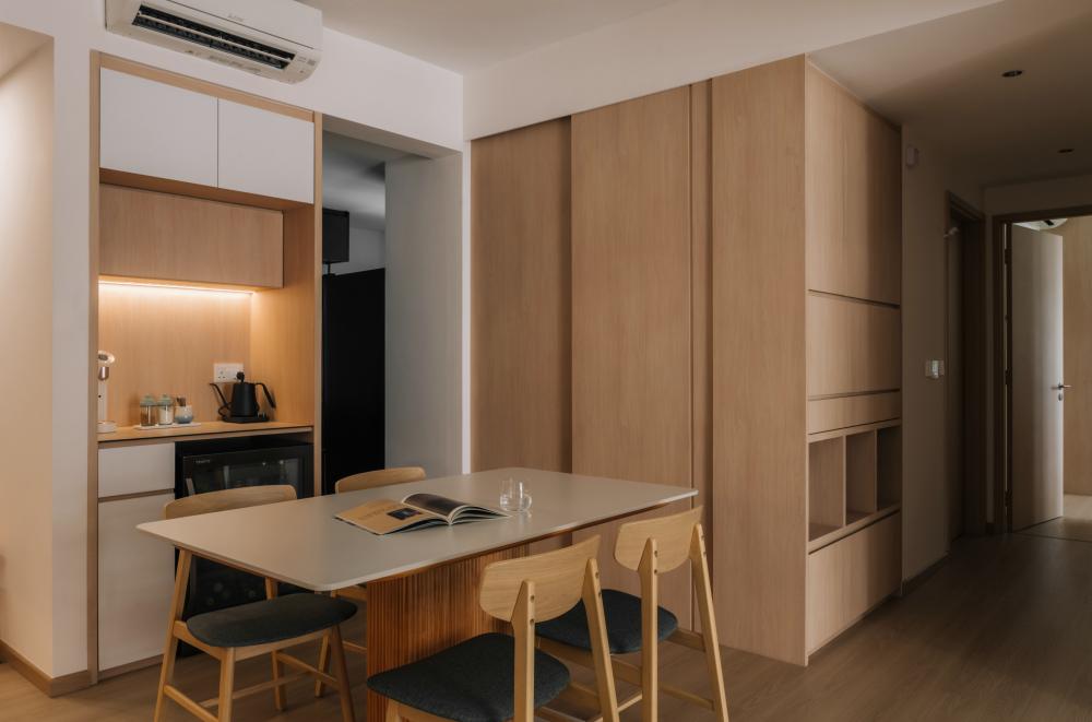 Scandinavian Dining Room with Dining Table and Dining Chairs