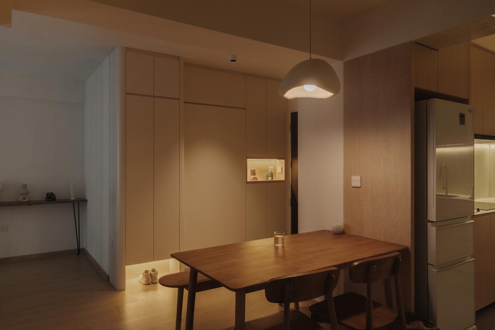 Scandinavian Dining Room with Dining Table and Dining Chairs