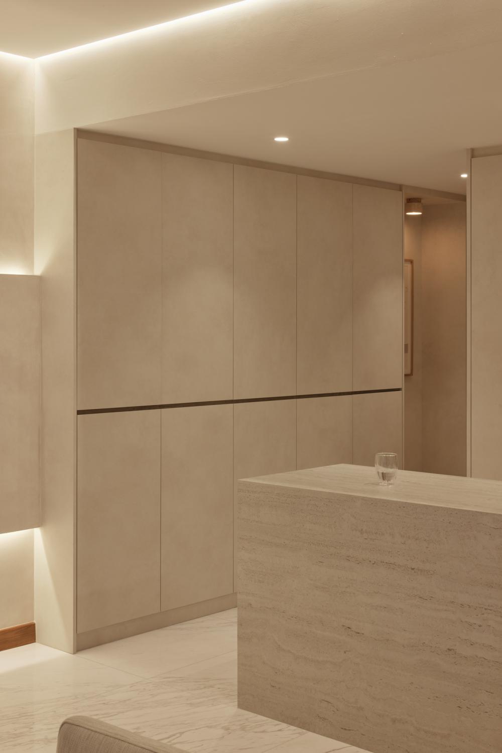Contemporary Entryway with Shoe Rack and Small Storage