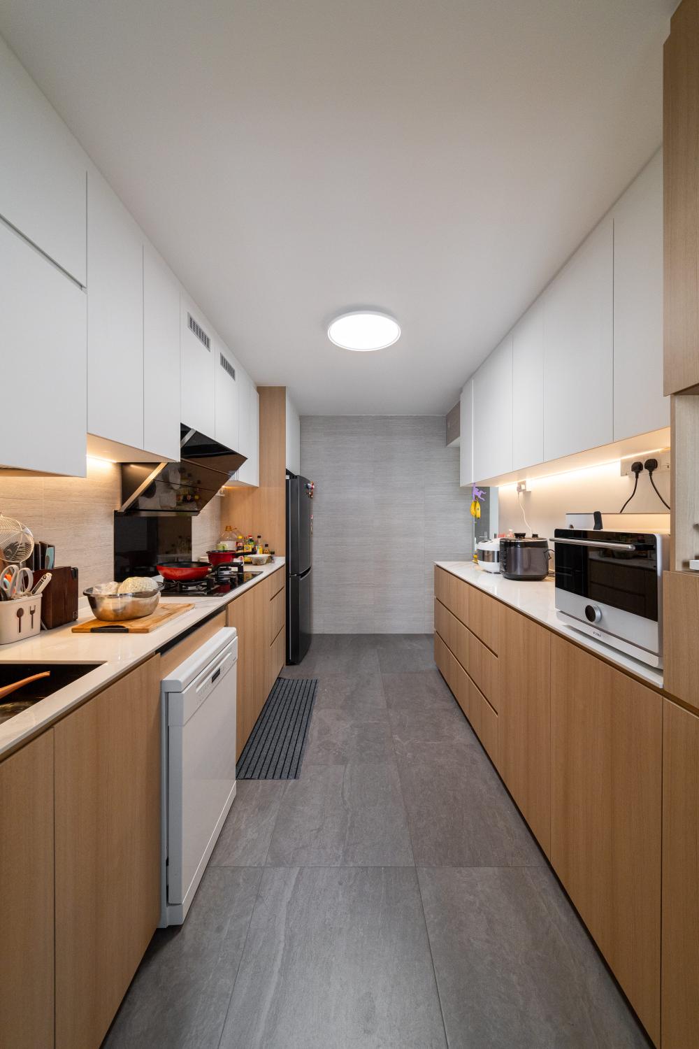 Minimalist Kitchen with Countertop and Kitchen Island