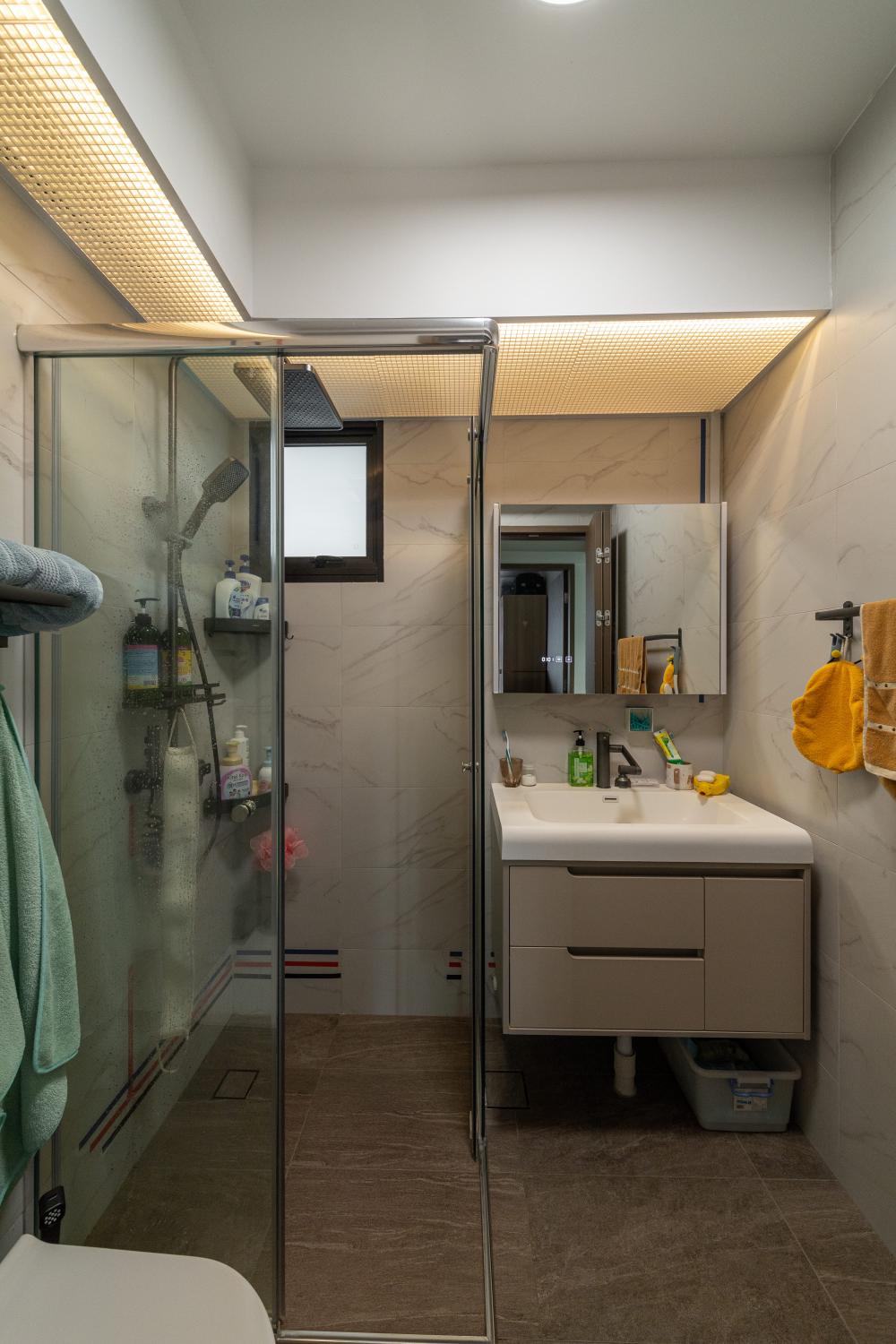 Minimalist Bathroom with Countertop and Shower Screen