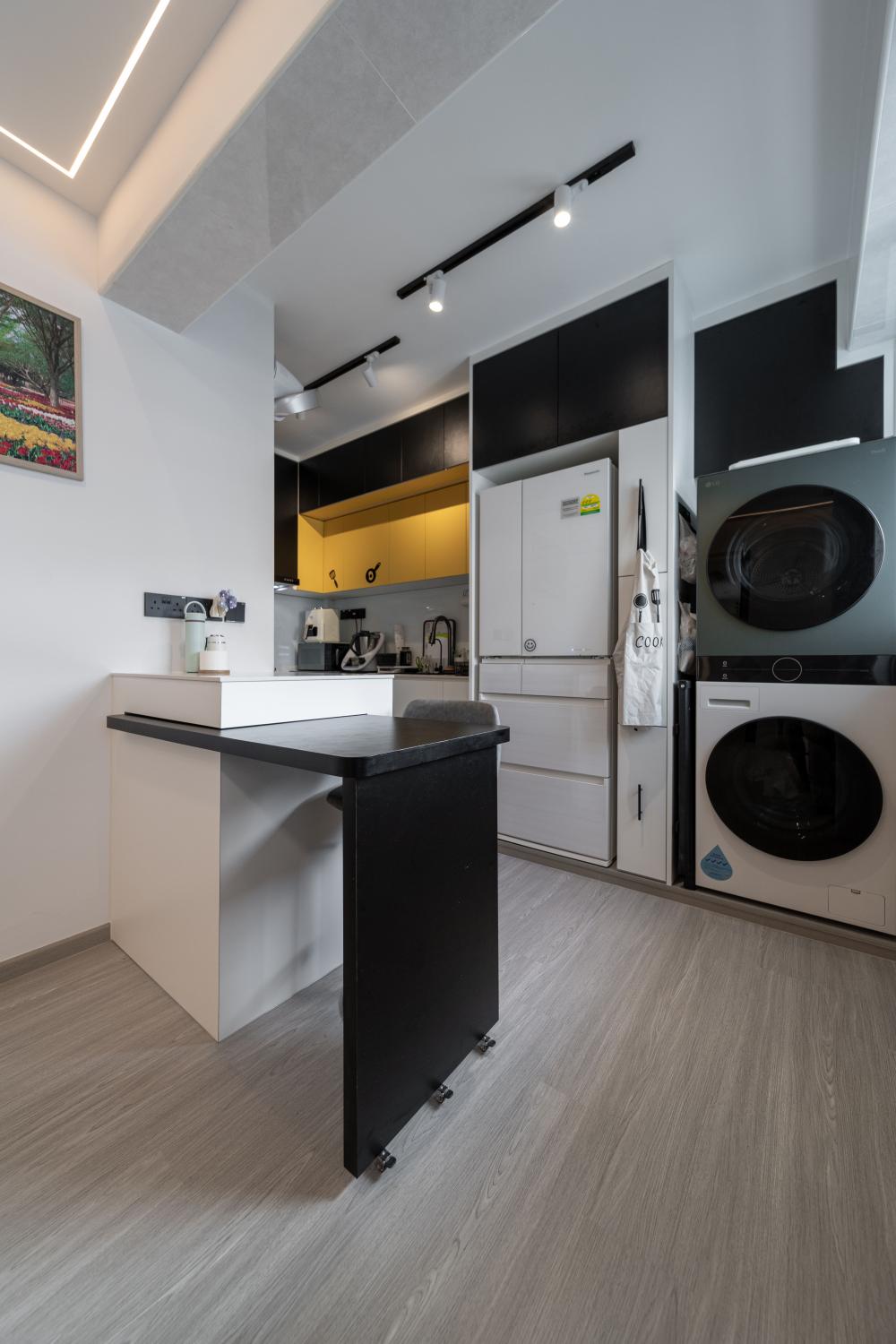 Minimalist Kitchen with Vinyl Flooring and Kitchen Island