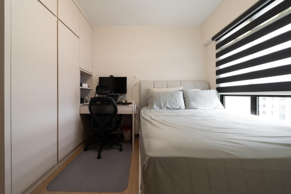 Minimalist Bedroom with Vinyl Flooring and Wardrobe