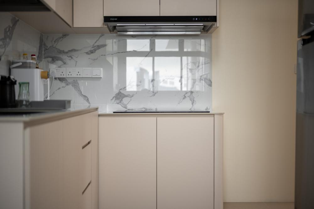 Minimalist Kitchen with Countertop and Kitchen Island