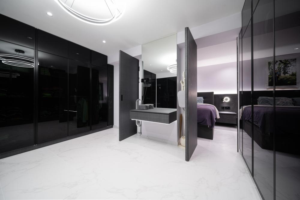 Modern Walk-in Wardrobe with Mirror and Wardrobe