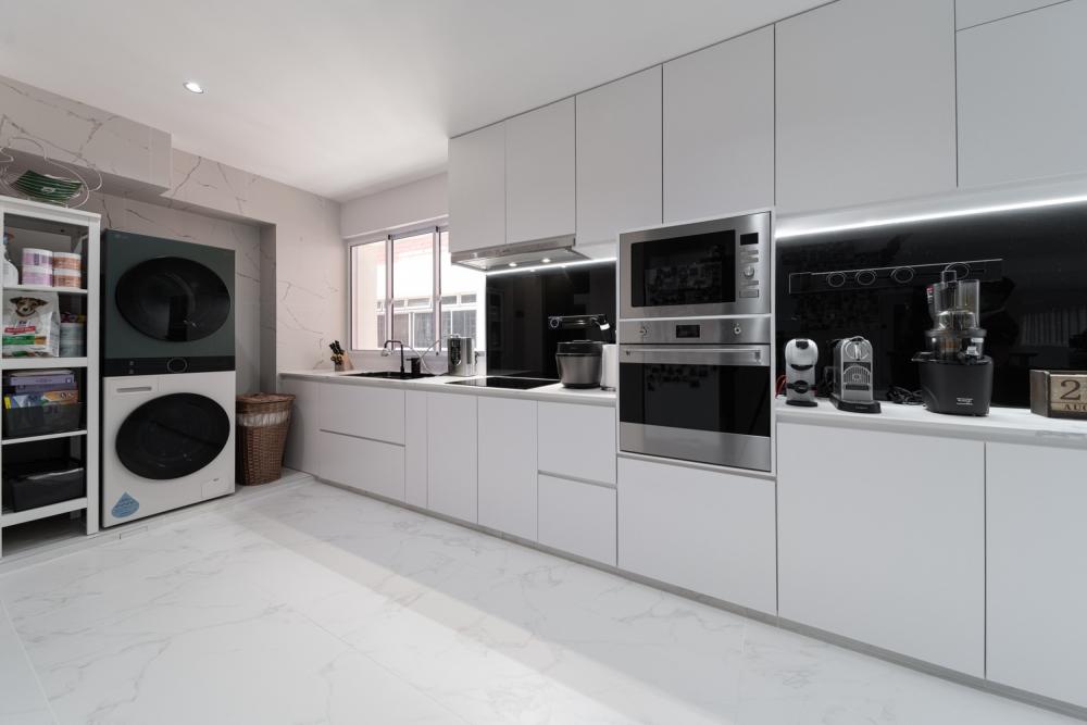 Modern Kitchen with Kitchen Island and Open Kitchen