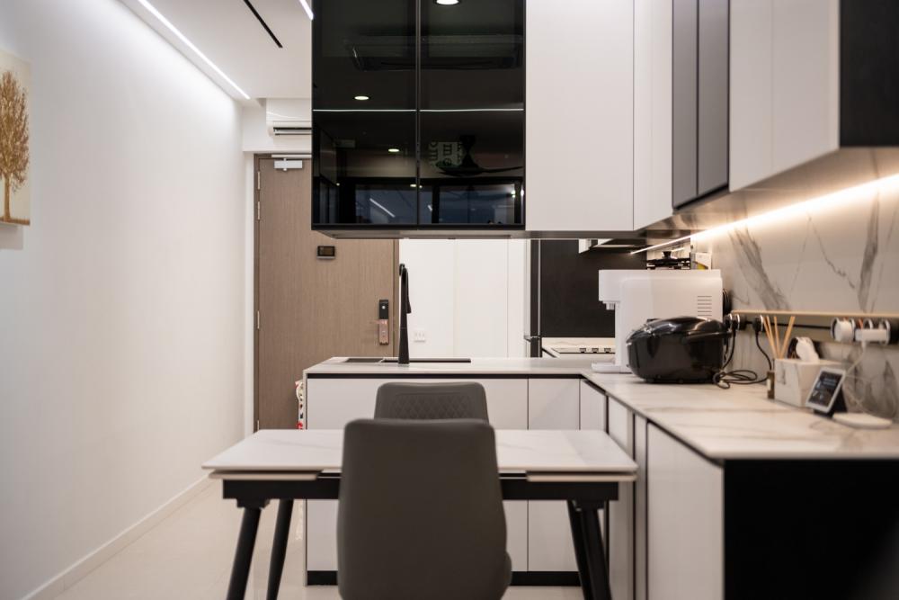 Modern Dining Room with Kitchen Island and Breakfast Counter