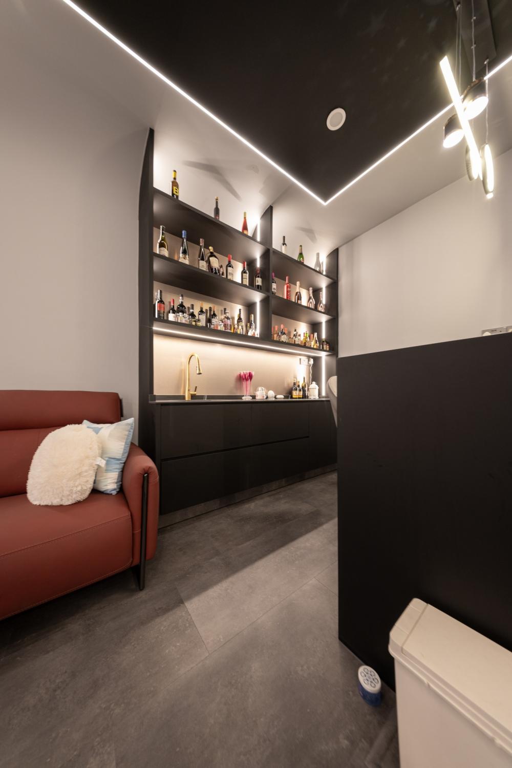 Contemporary Home Bar with Countertop and Bar Counter