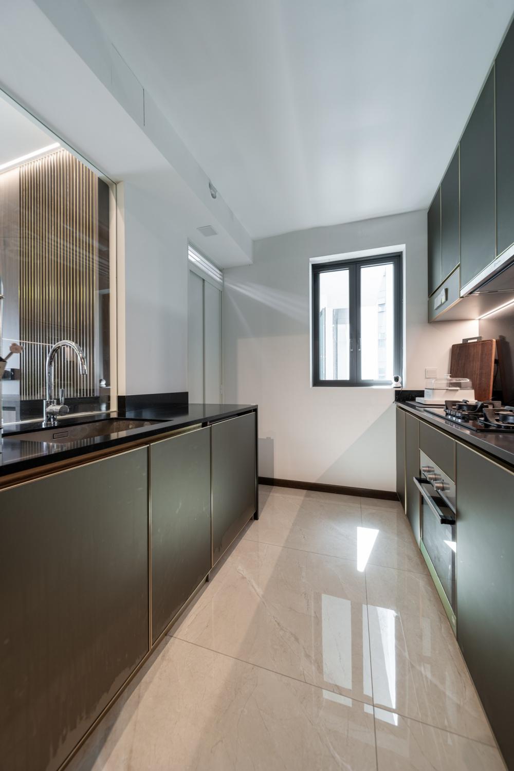 Modern Kitchen with Countertop and Kitchen Island
