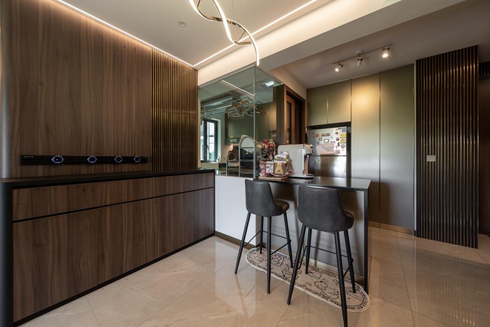 Modern Dining Room with Feature Wall and Kitchen Island