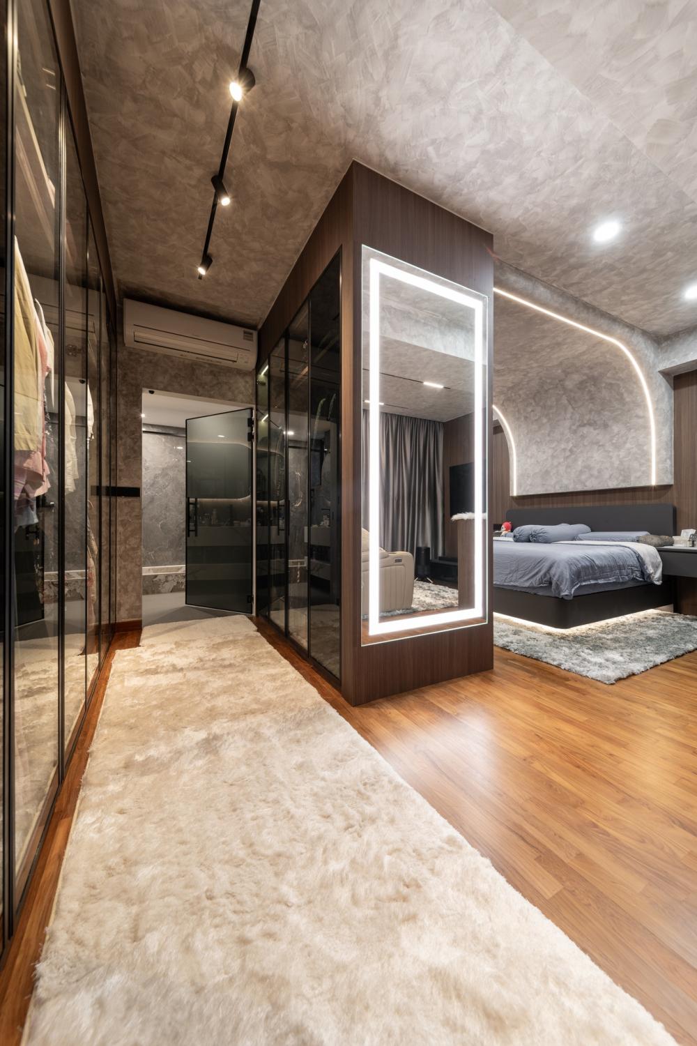 Modern Walk-in Wardrobe with Parquet Floor and Mirror