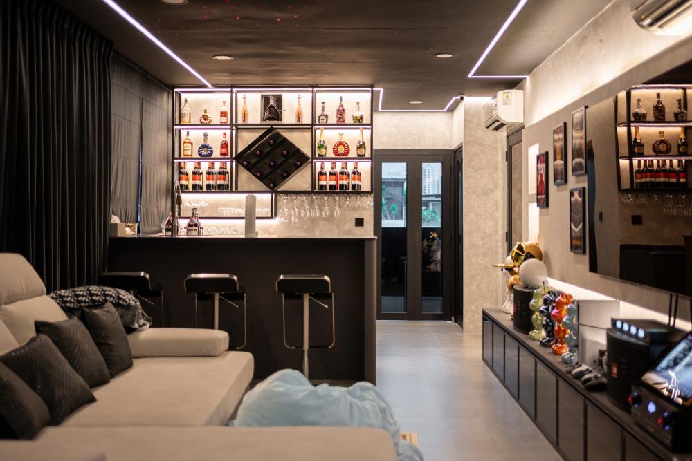 Modern Home Bar with Countertop and Bar Counter