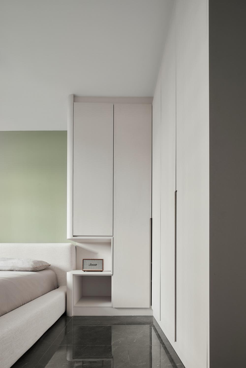 Modern Bedroom with Wardrobe and Closet