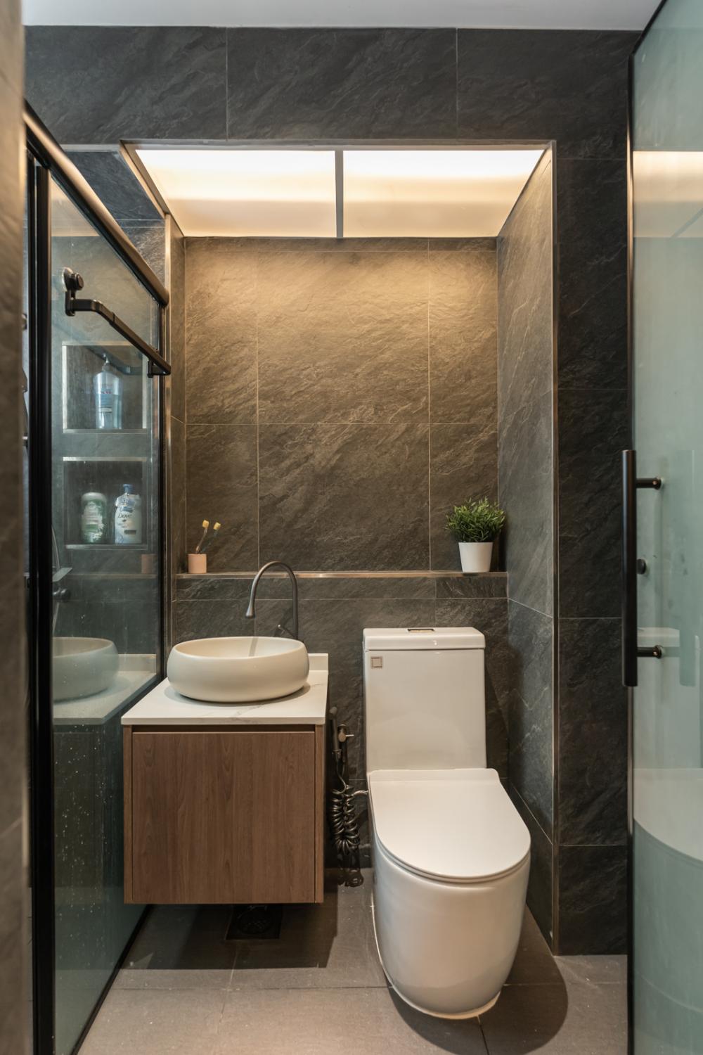 Modern Bathroom with Countertop and Homogeneous Tiles