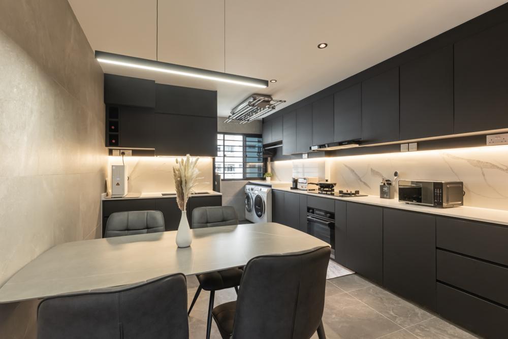 Modern Kitchen with Countertop and Homogeneous Tiles
