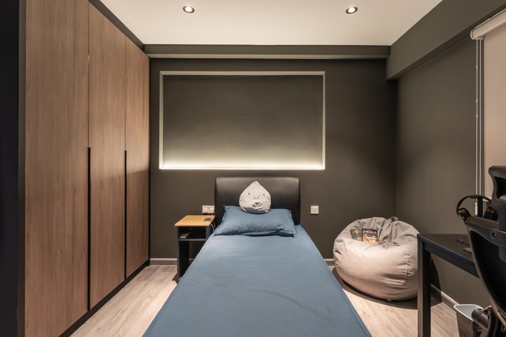 Modern Bedroom with Vinyl Flooring and Wardrobe