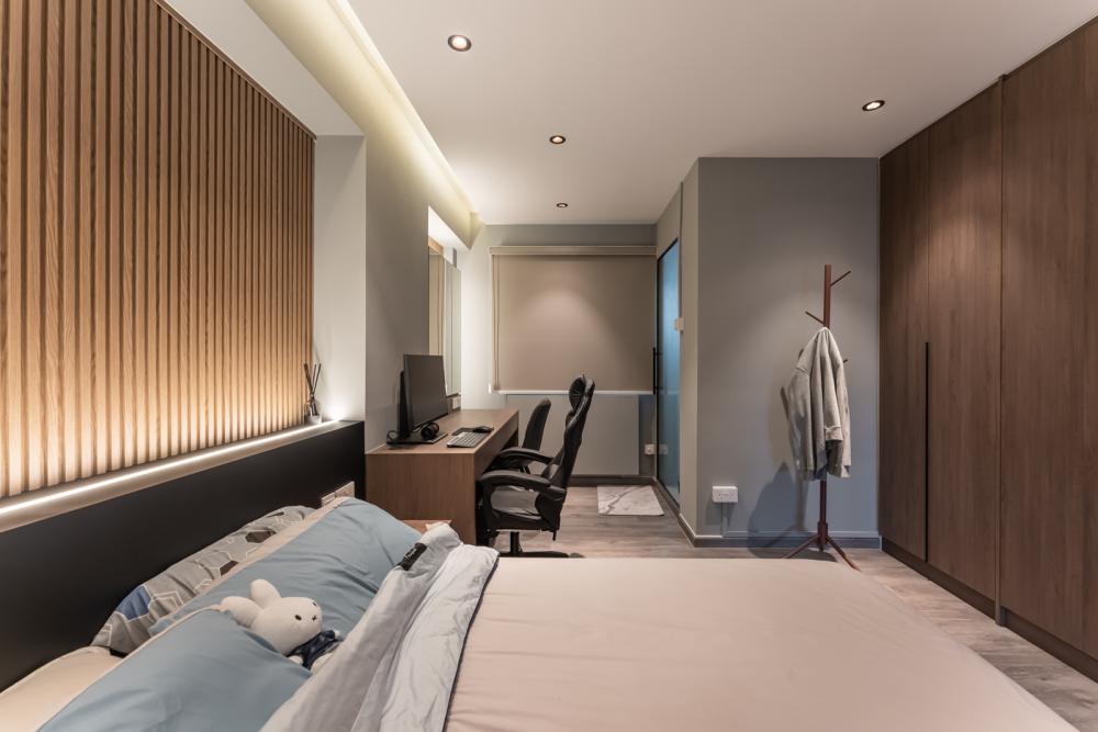 Modern Bedroom with Vinyl Flooring and Wardrobe