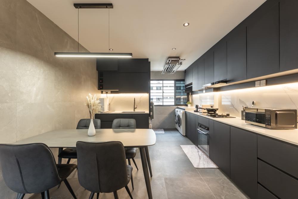 Modern Kitchen with Countertop and Homogeneous Tiles