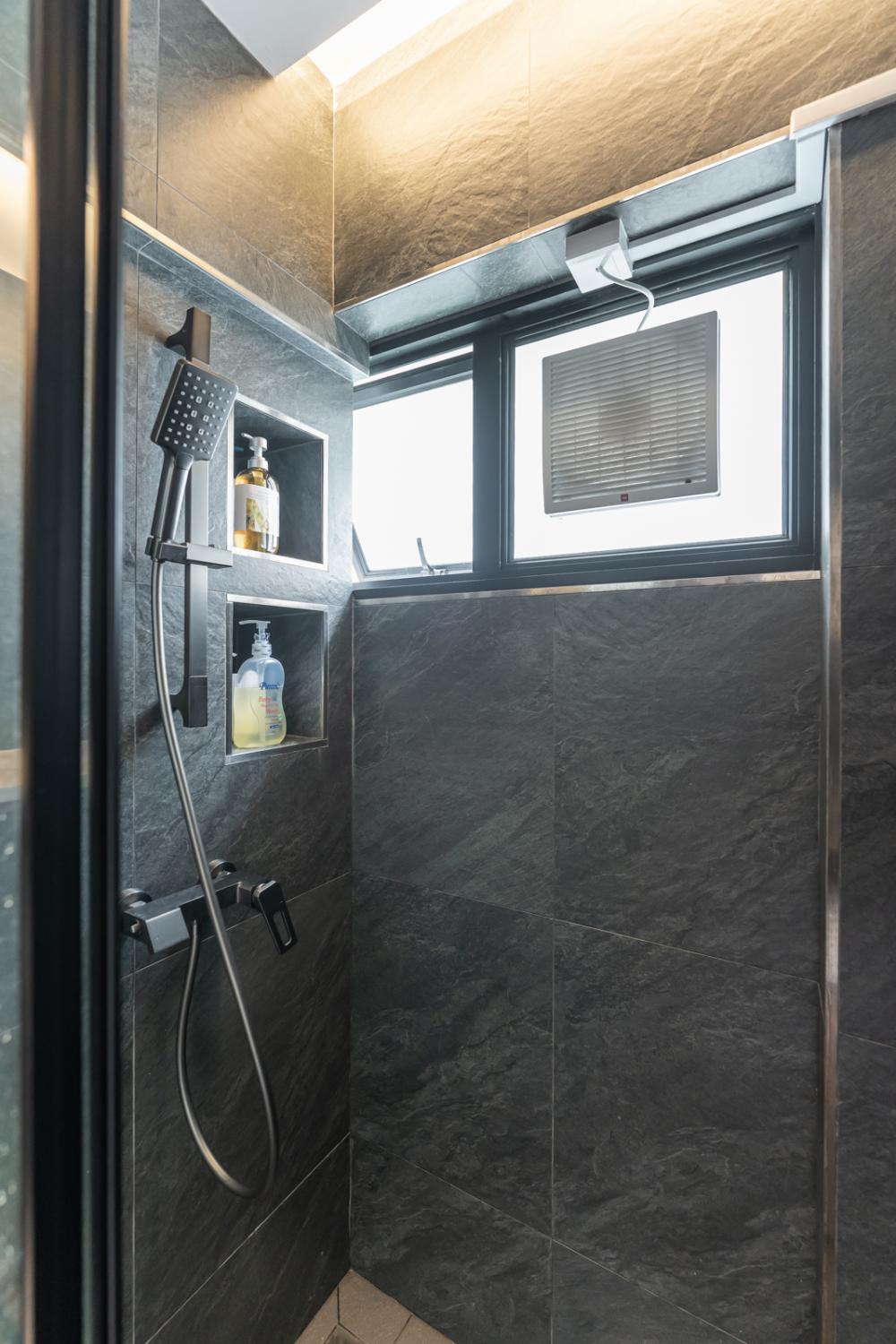 Modern Bathroom with Homogeneous Tiles and Shower Screen