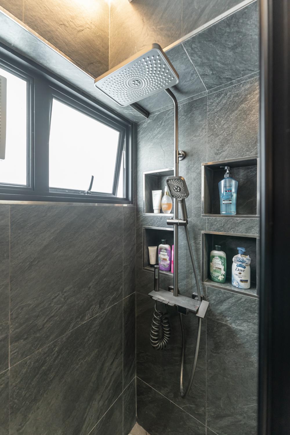 Modern Bathroom with Homogeneous Tiles and Shower Screen