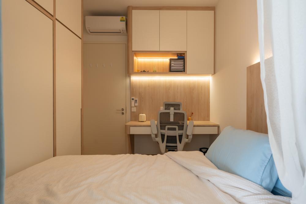 Contemporary Bedroom with Bookshelf and Wardrobe