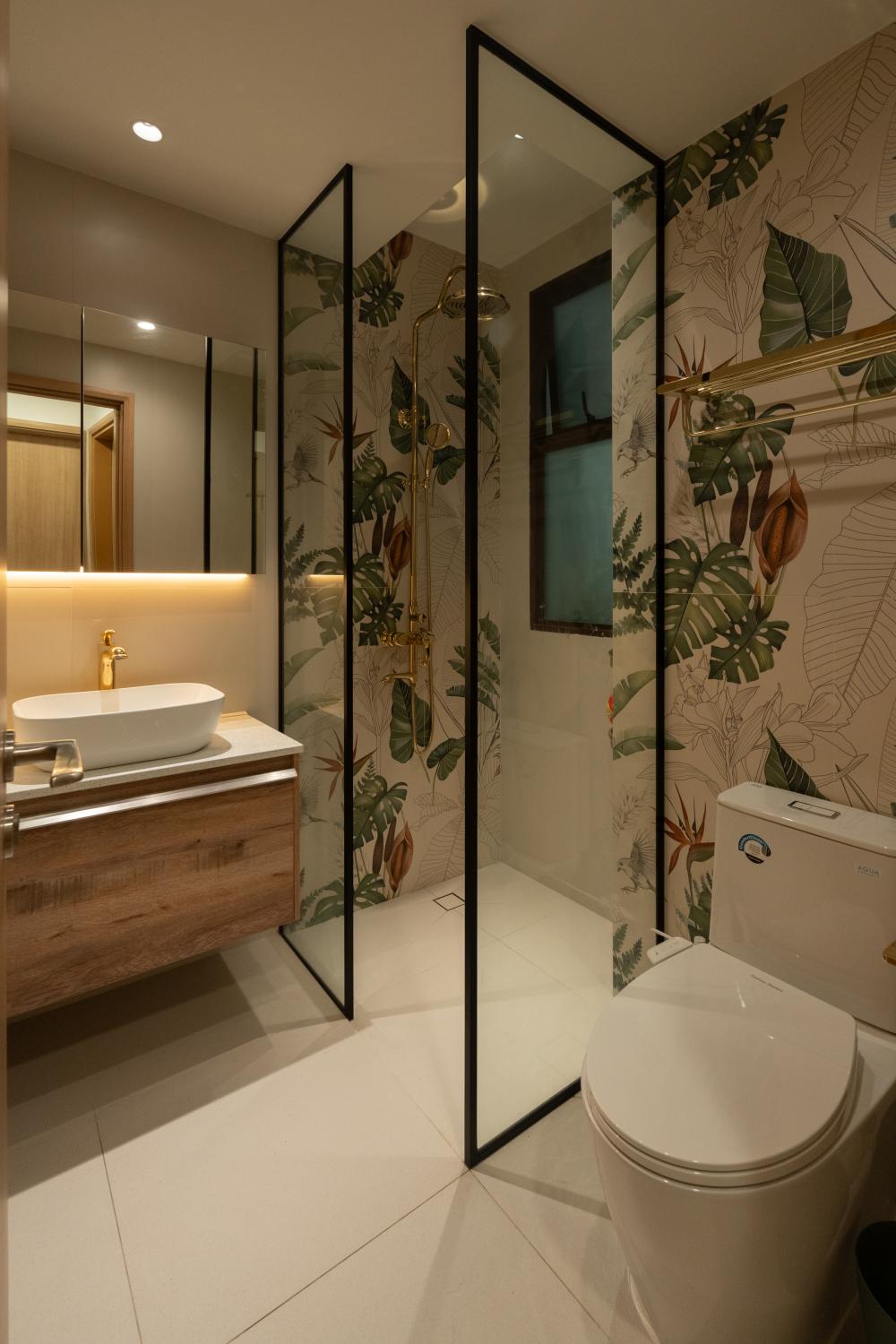 Contemporary Bathroom with Homogeneous Tiles and Bathroom Storage