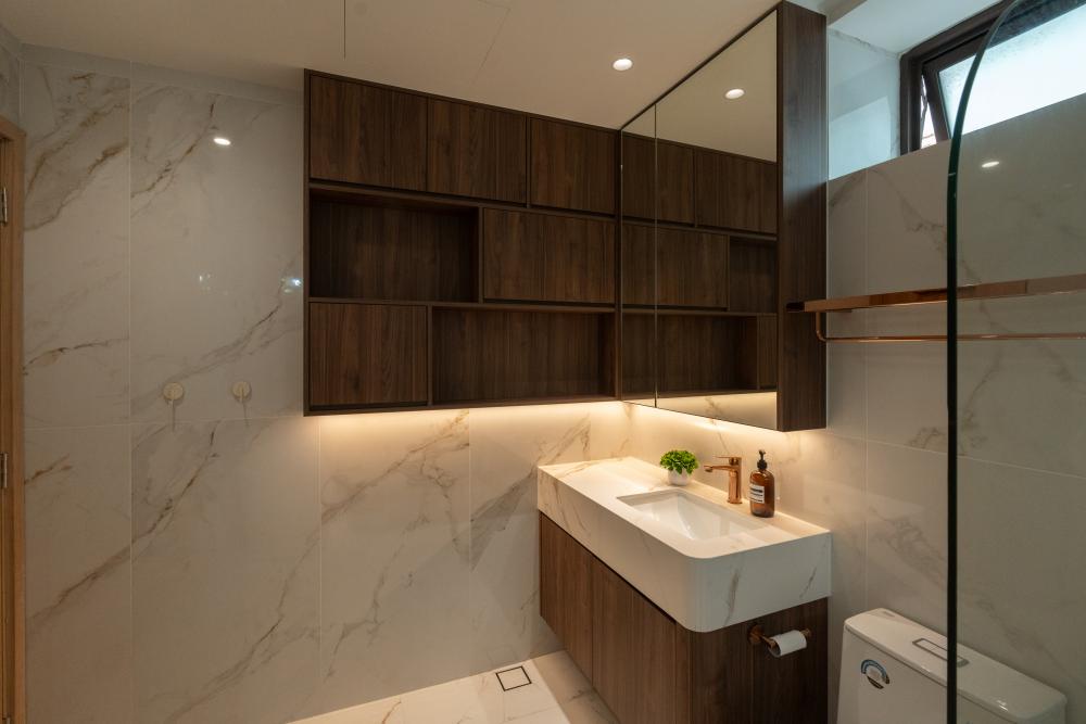 Contemporary Bathroom with Shower Screen and Laundry Baskets