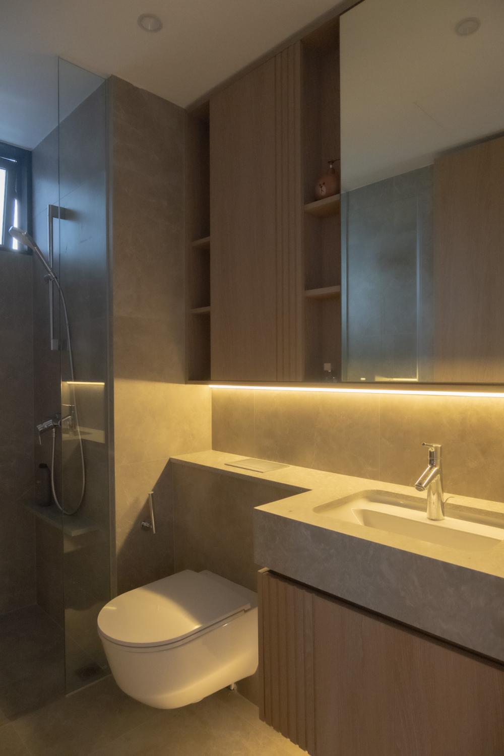 Minimalist Bathroom with Parquet Floor and Mirror