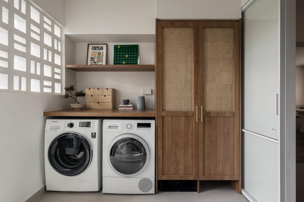 Scandinavian Service Yard with Washing Machine and Dryer
