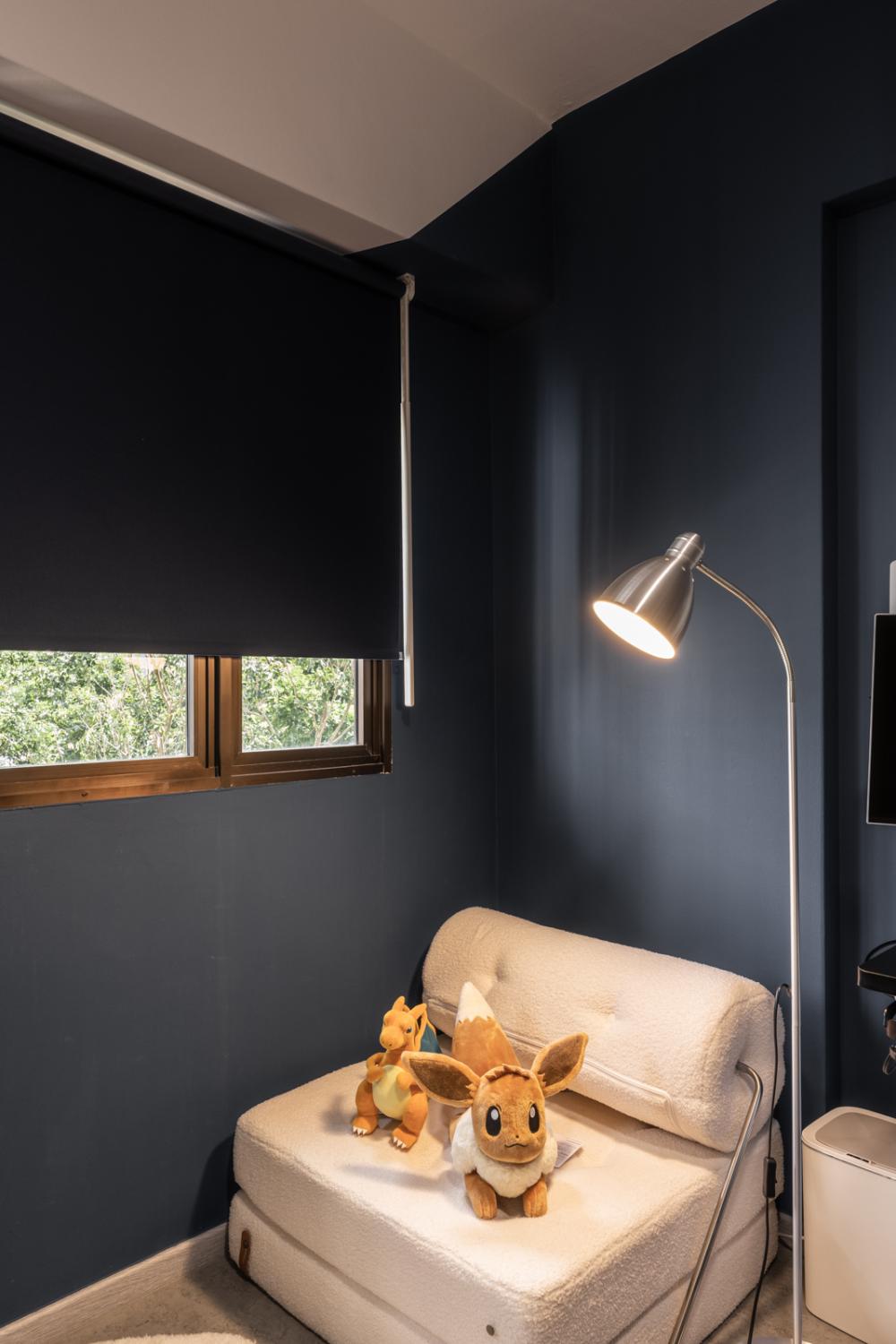 Contemporary Home Office with Bookshelf and Desk