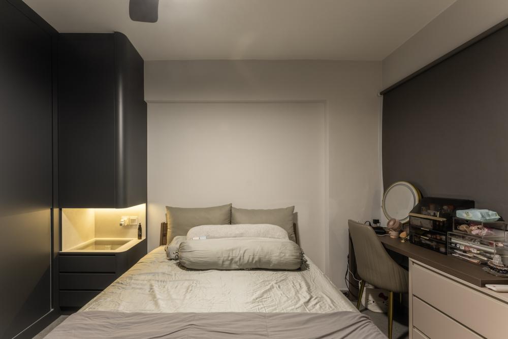 Contemporary Bedroom with Vinyl Flooring and Wardrobe