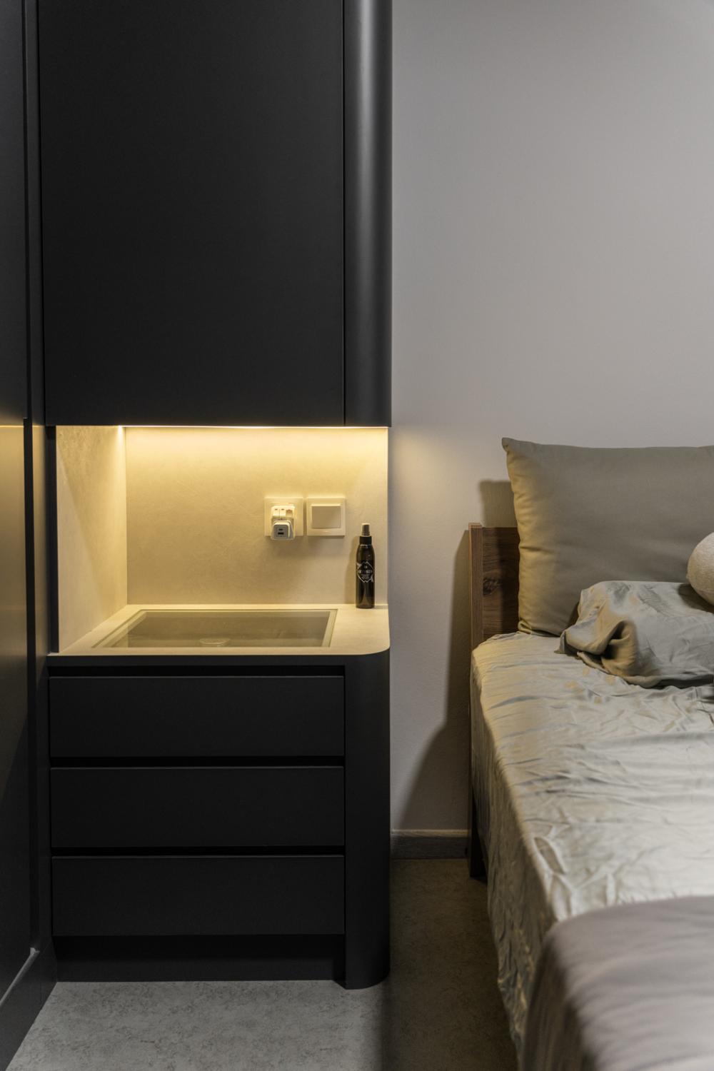 Contemporary Bedroom with Vinyl Flooring and Wardrobe