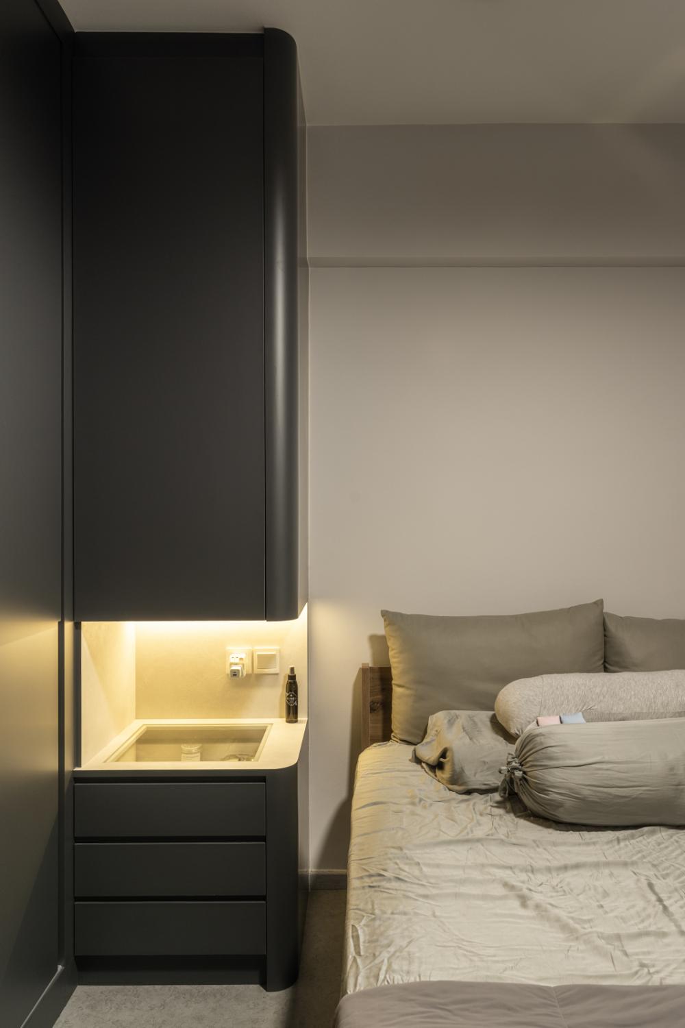Contemporary Bedroom with Vinyl Flooring and Wardrobe