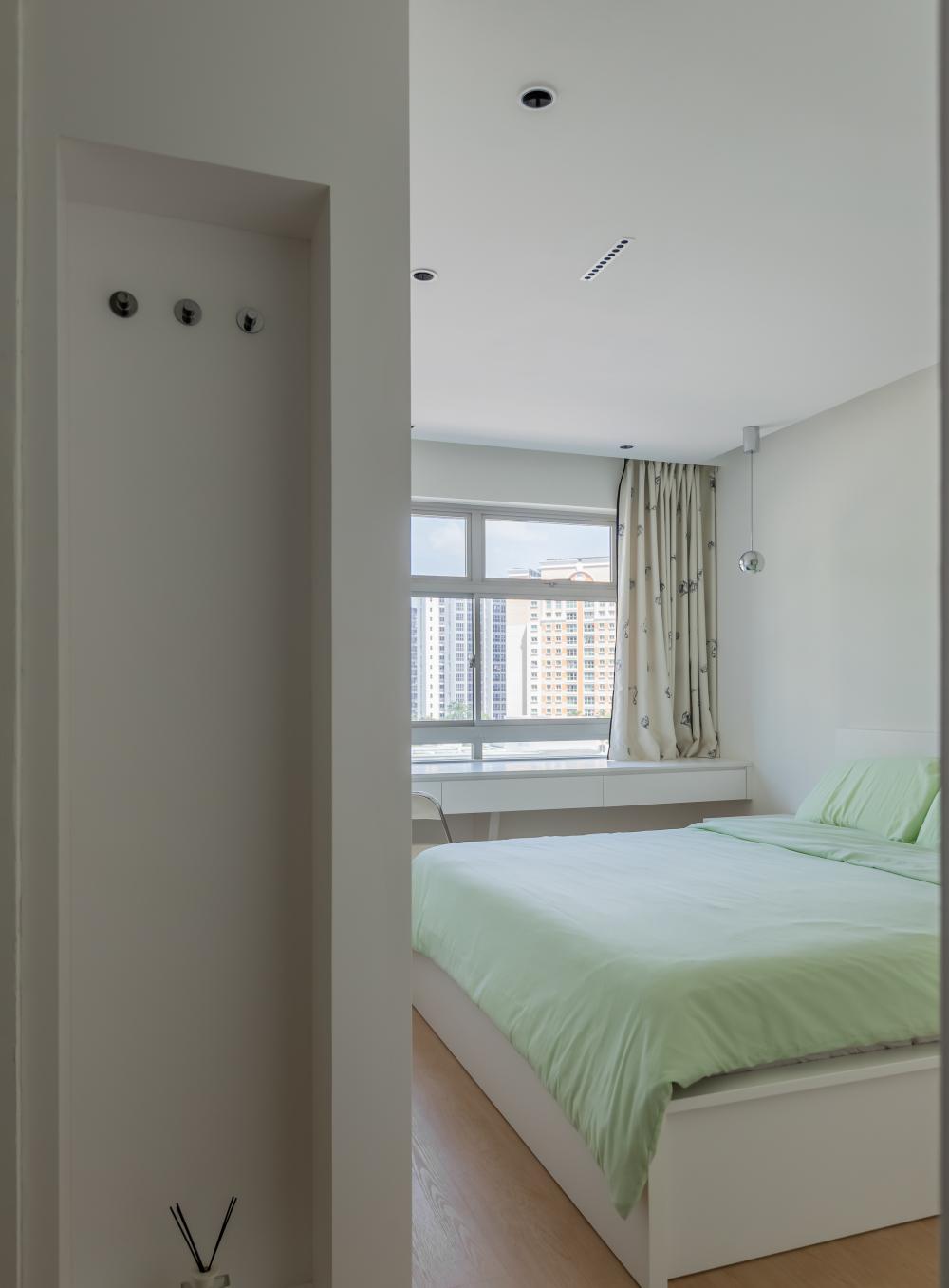 Minimalist Bedroom with Vinyl Flooring and Wardrobe