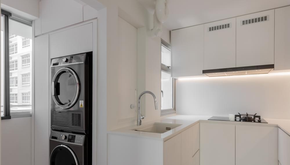 Minimalist Kitchen with Countertop and Homogeneous Tiles
