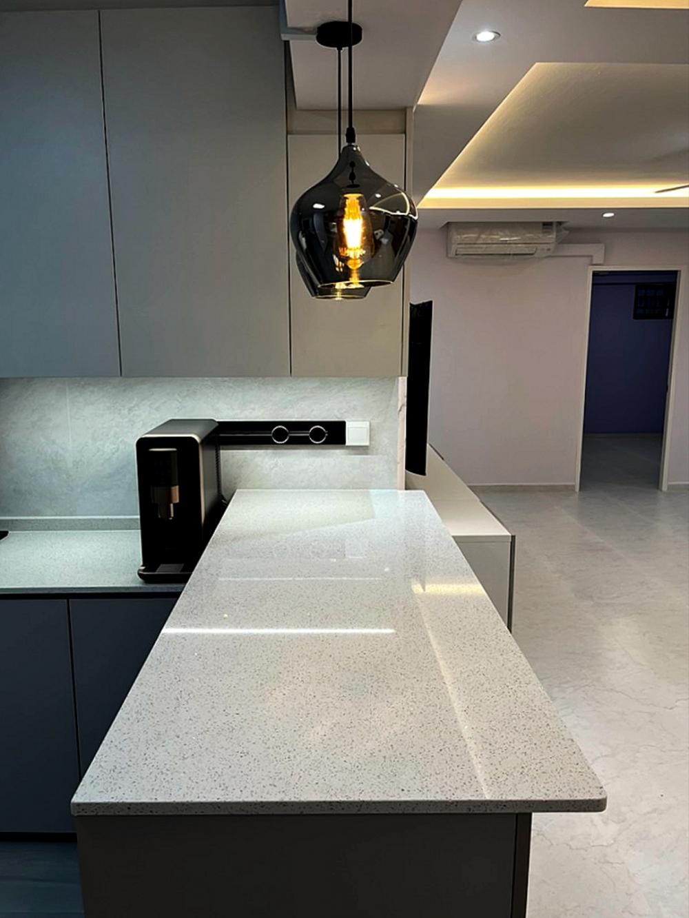 Modern Kitchen with Countertop and Homogeneous Tiles