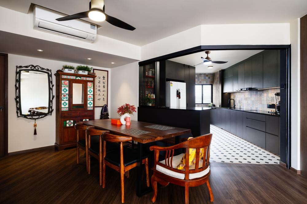 Asian Dining Room with Vinyl Flooring and Homogeneous Tiles