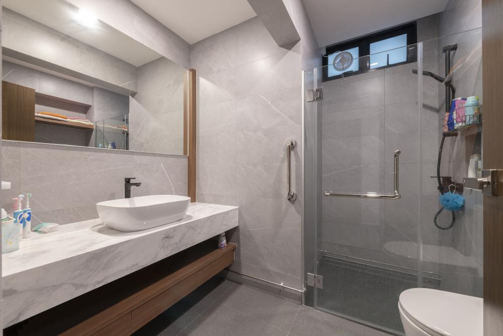 Contemporary Bathroom with Countertop and Homogeneous Tiles