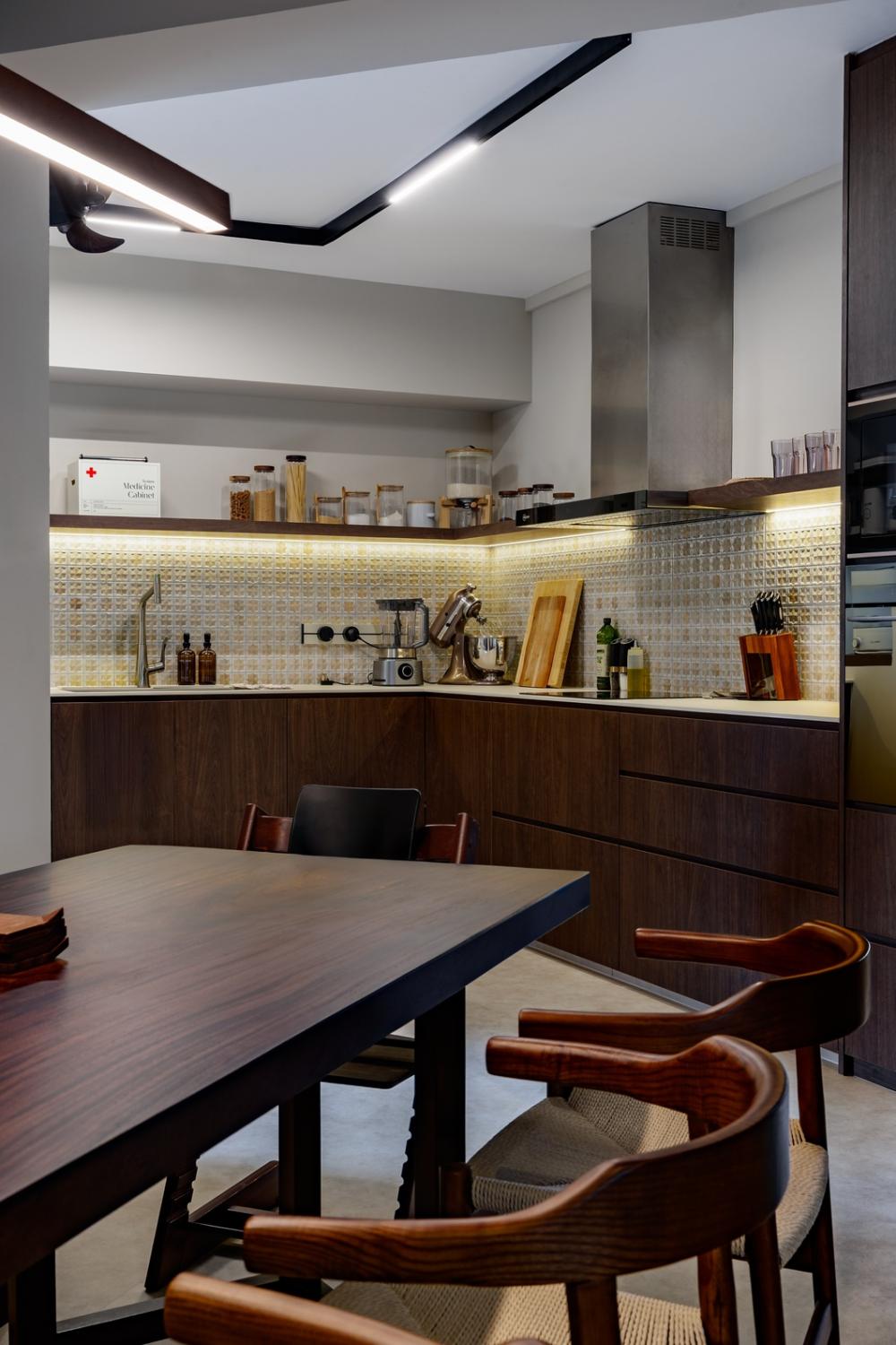 Contemporary Kitchen with Countertop and Homogeneous Tiles