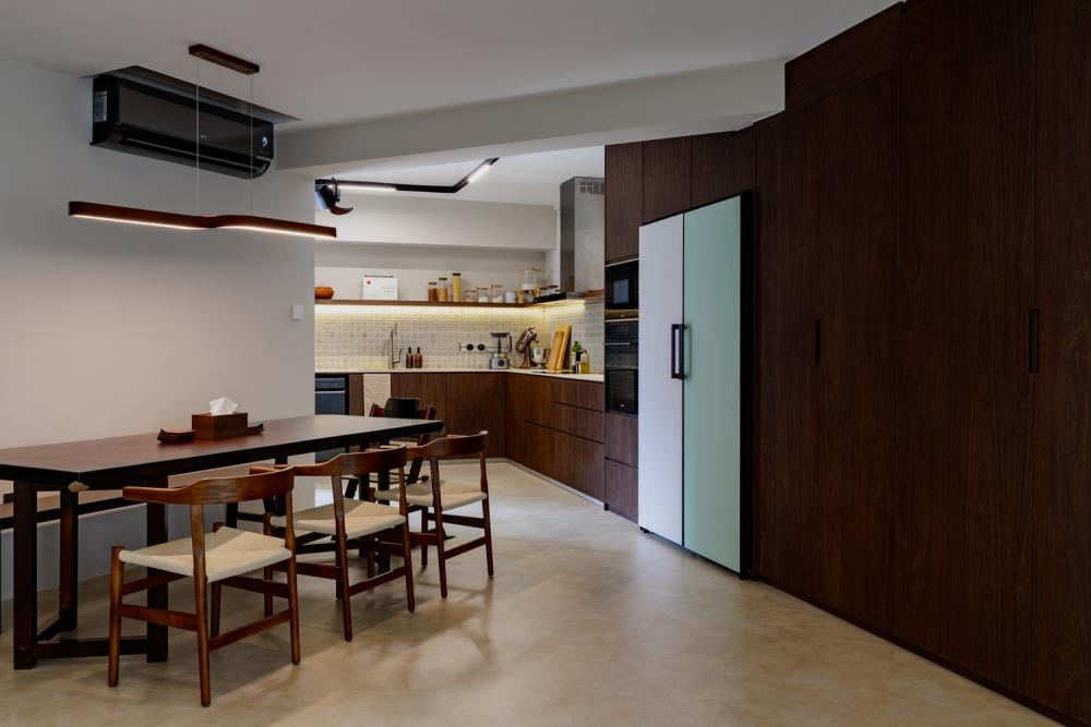 Contemporary Dining Room with Drop Light and Dining Table