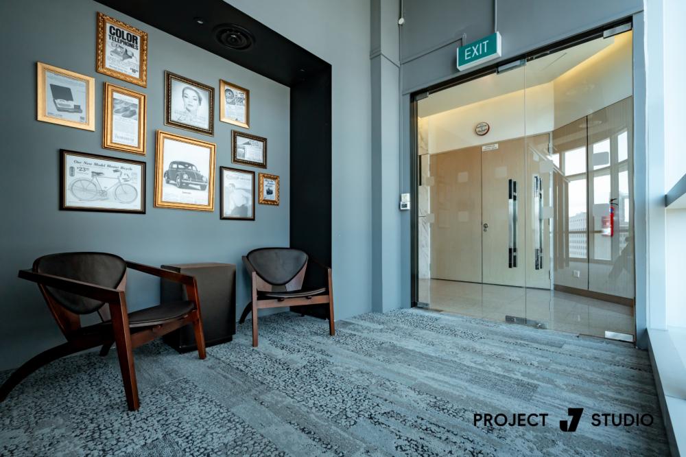 Modern Entryway with Desk and Desk Chairs