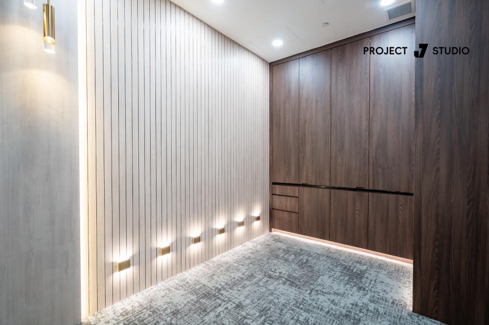 Modern Foyer with Storage Cabinets and Lighting