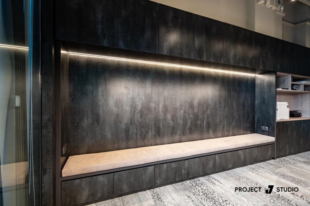 Modern Entryway with Seating Bench and Rugs